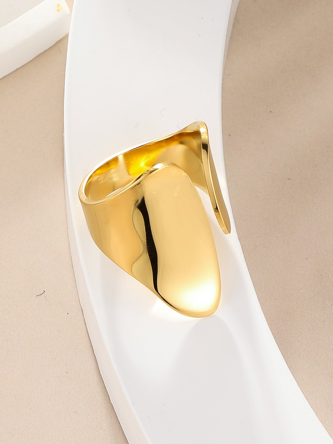 Bague Élégance Asymétrique