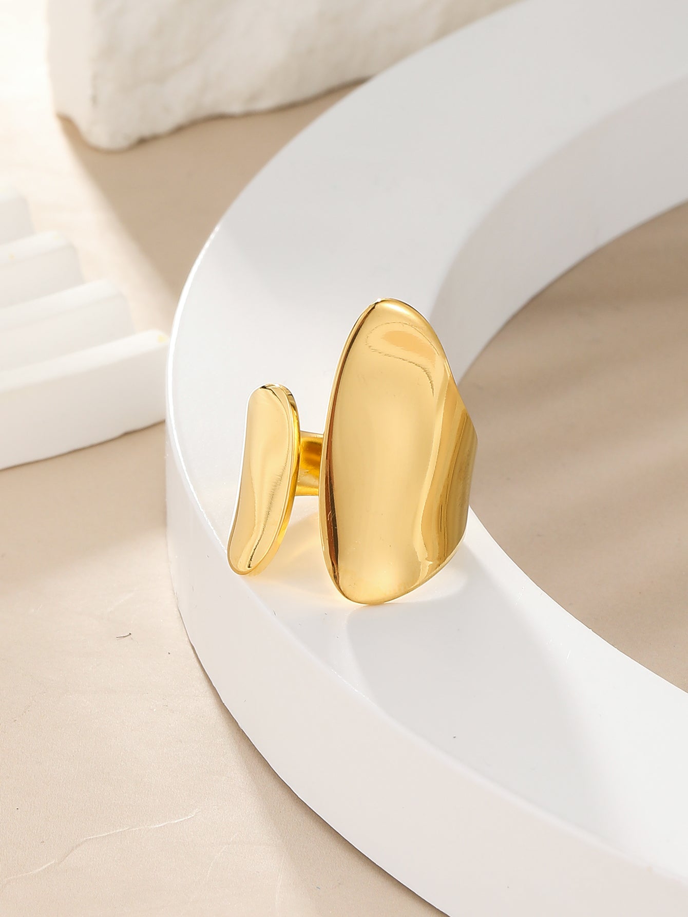 Bague Élégance Asymétrique