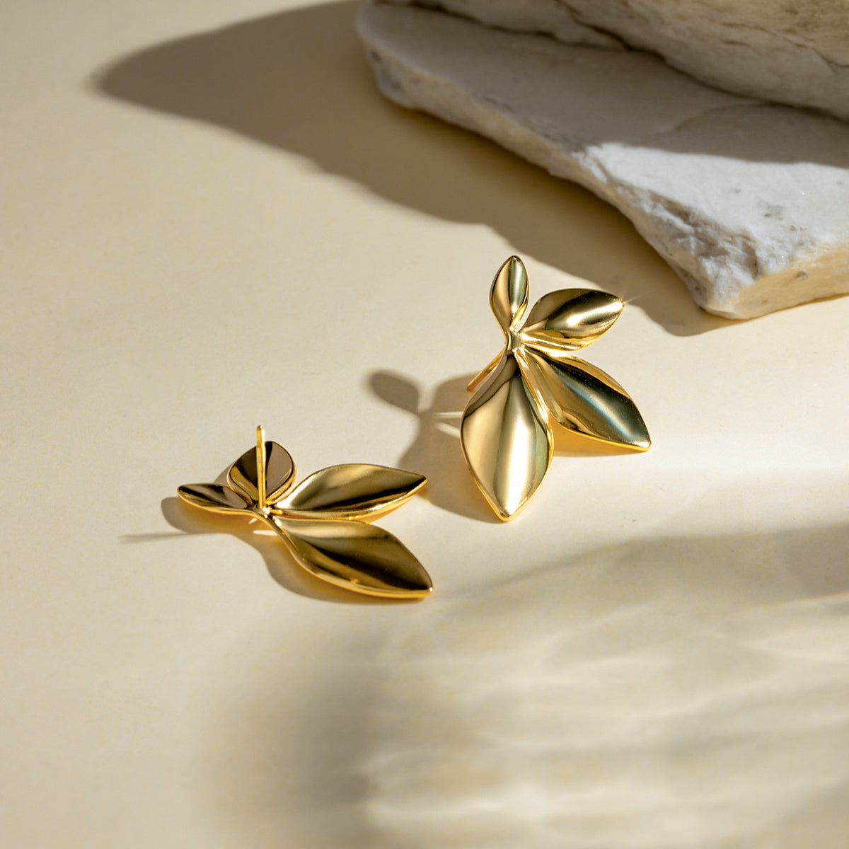 Boucles d’Oreilles Feuilles d’Or
