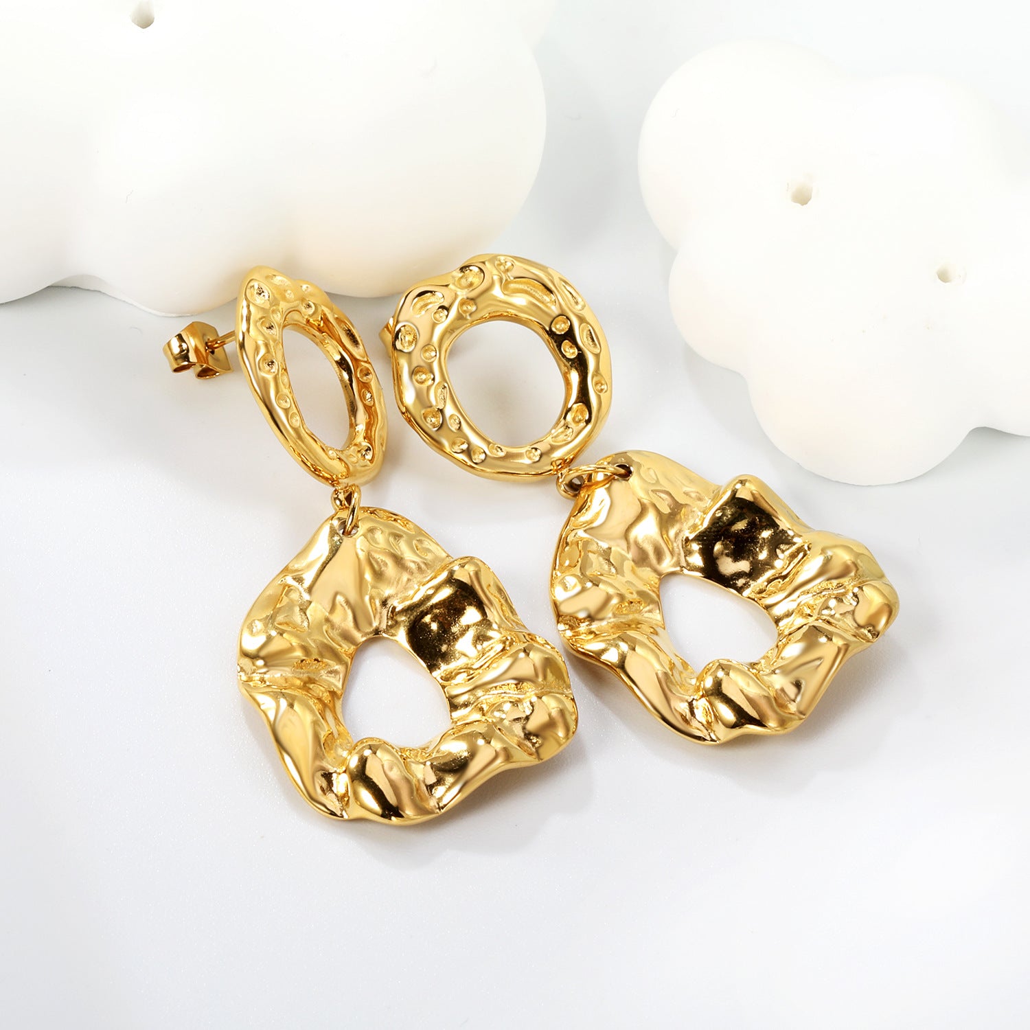 Boucles d’Oreilles Sculptées Dorées