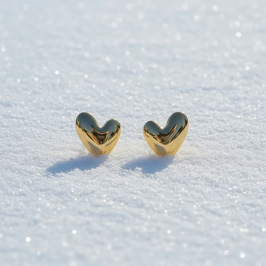 Boucles d'Oreilles Cœur Doré Délicat sur neige