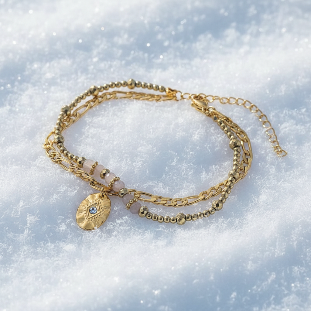 Bracelet Chaîne Maille Gourmette Dorée sur neige