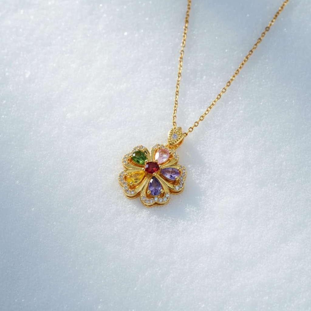 Collier Fleur Éclat Multicolore sur neige